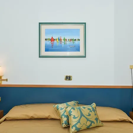 Souvenir Hotel 3*
