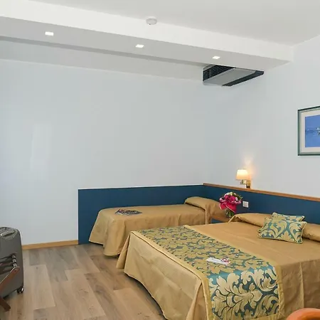 Souvenir Hotel 3*