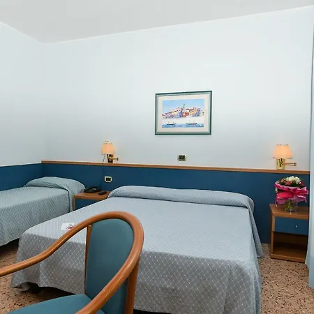 Hotel Souvenir 3*